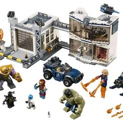 Brick Pops Inc. LEGO Marvel Avengers 76131 Compound Battle (699 Pieces) Building Kit