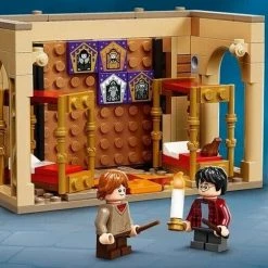 Brick Pops Inc. LEGO Harry Potter 40452 Hogwarts Gryffindor Dorms (148 Pieces) Building Kit
